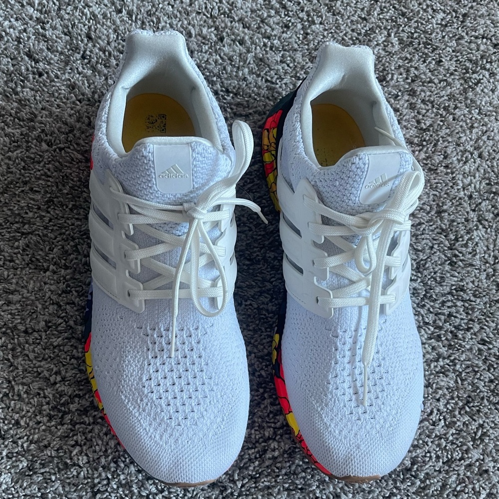 CUTE Women’s size 10 Adidas Ultra Boost
